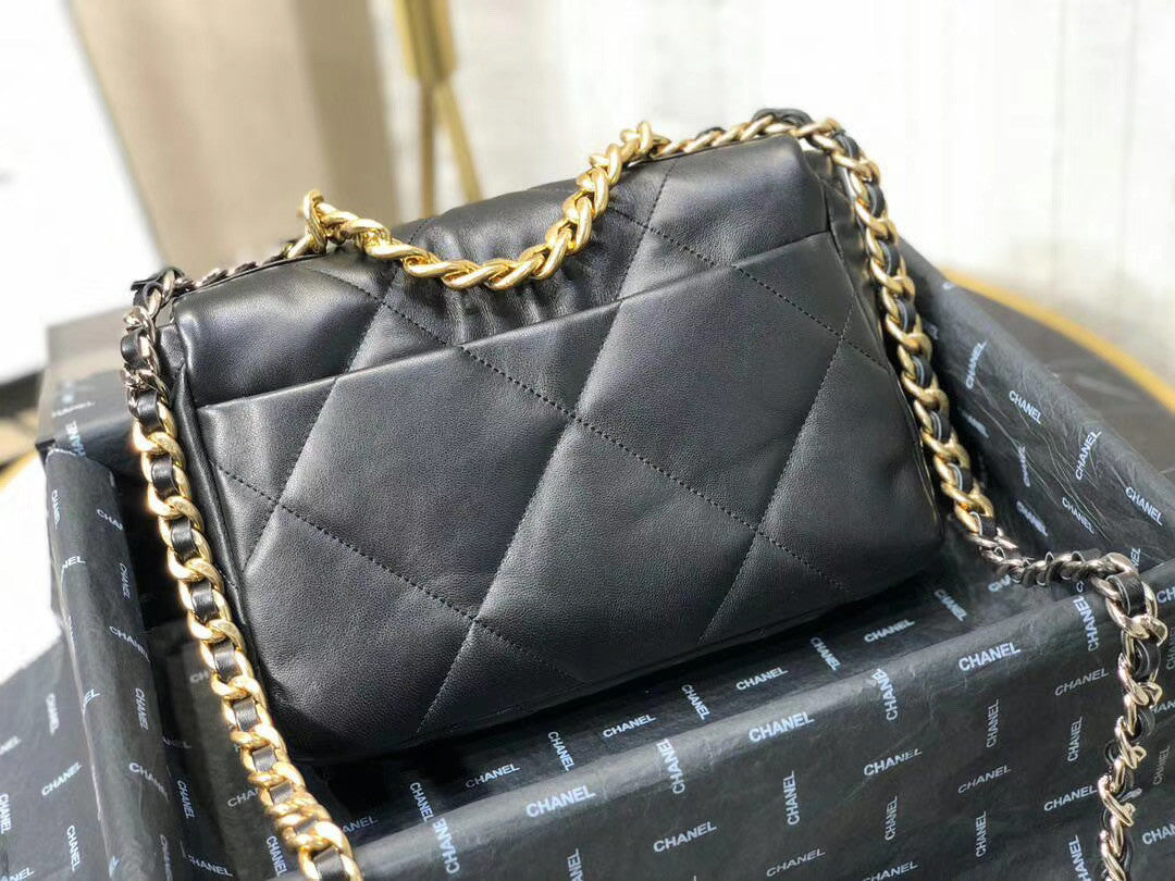 CHANEL 19 Flap Bag