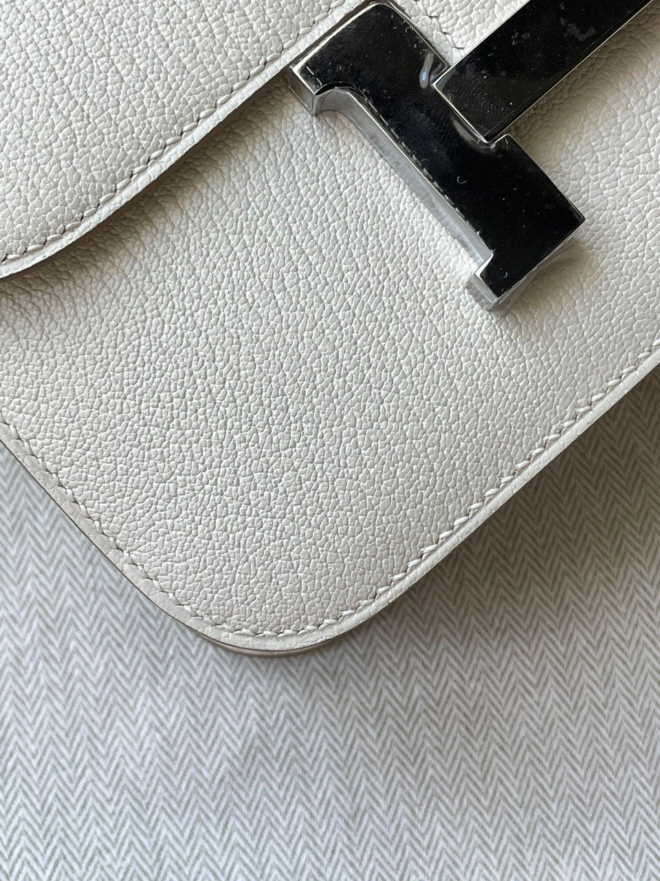 Hermes Craie Constance 19cm Goatskin Palladium Hardware