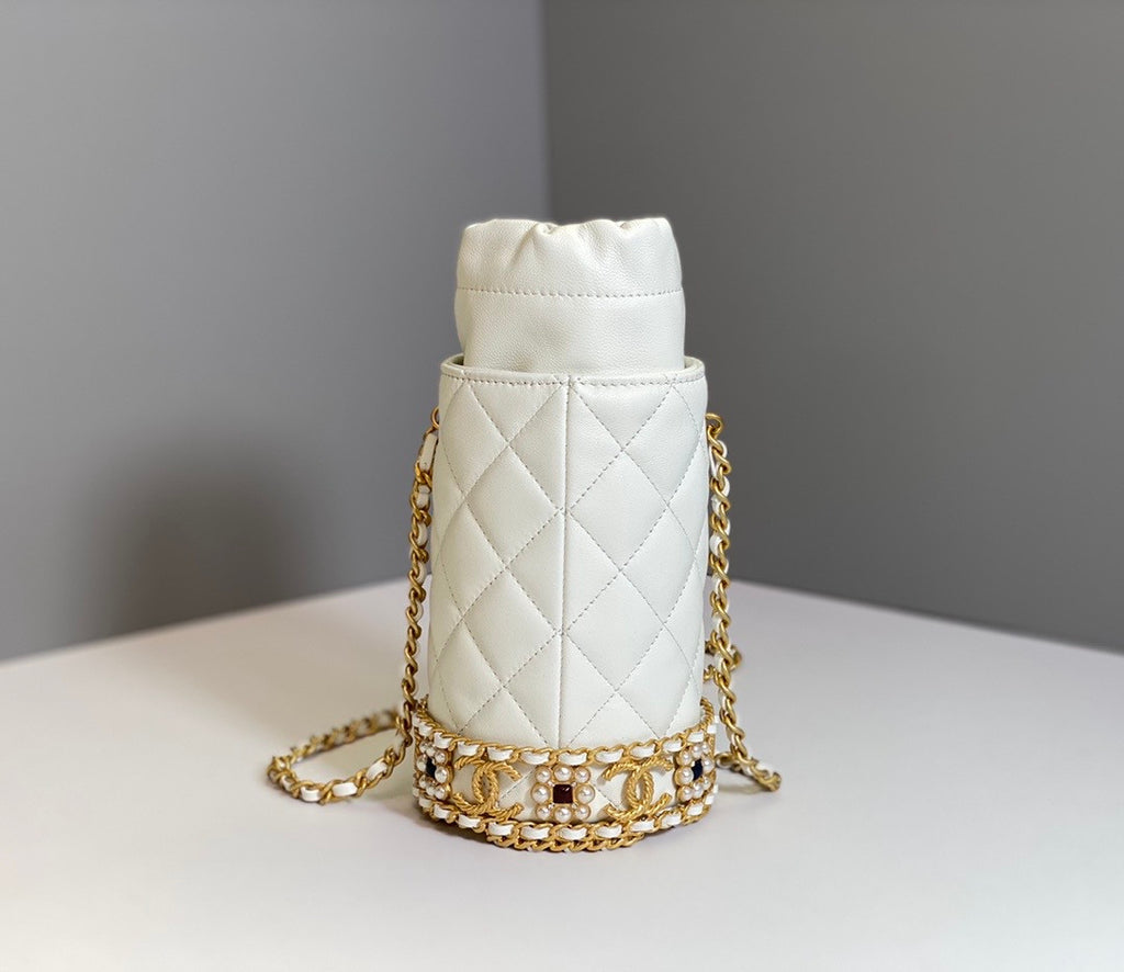 Chanel BUCKET WITH CHAIN White