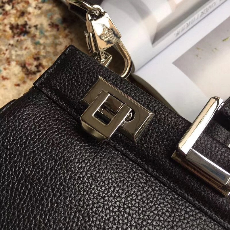 Gucci Zumi grainy leather medium top handle bag Black