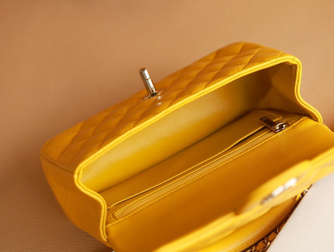 Chanel  Fall-Winter 2022/23 Pre-Collection Yellow  MINI FLAP BAG WITH TOP HANDLE