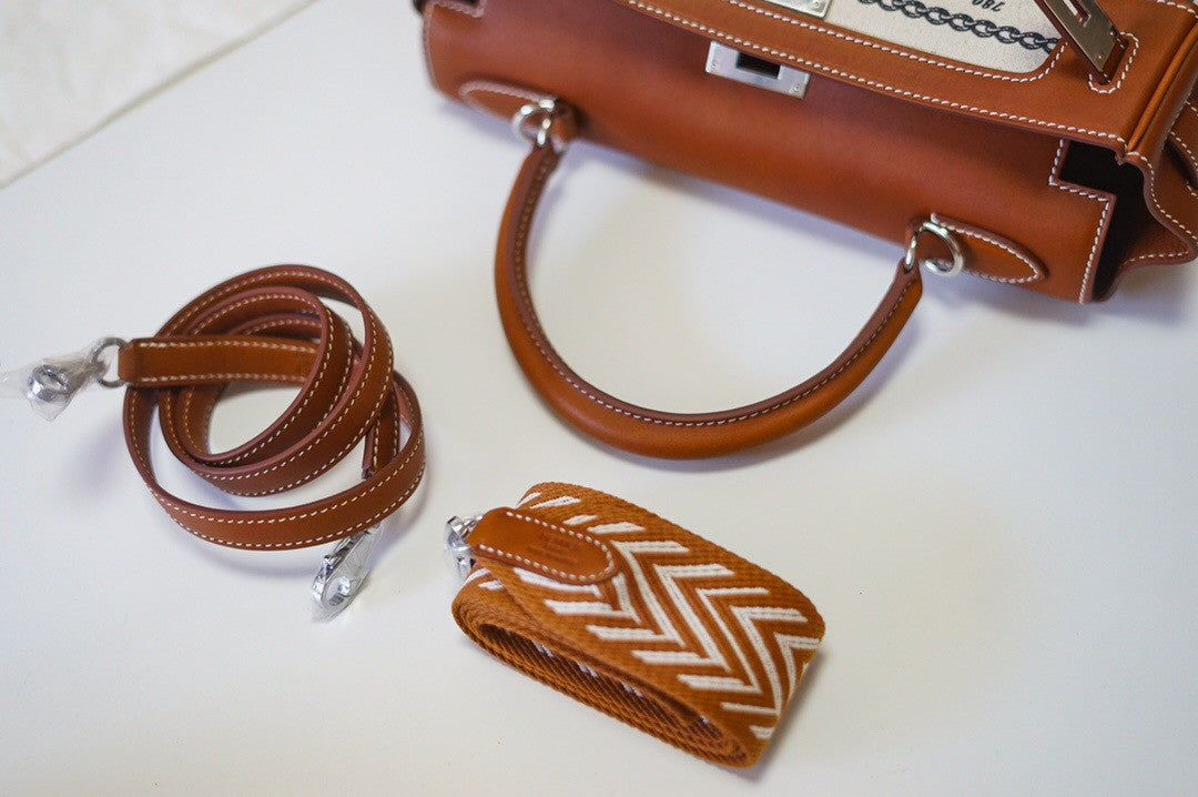 Hermes Dechainee Toile de Camp and Fauve Barenia Gold Kelly 28cm