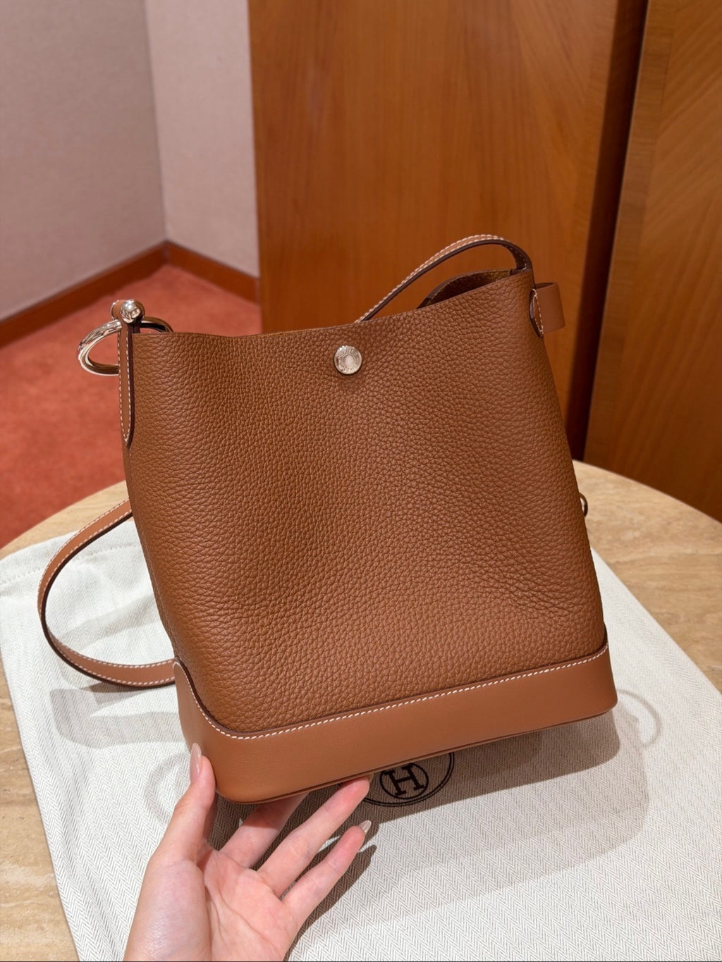 Hermès Double Longe Bucket Bag Gold