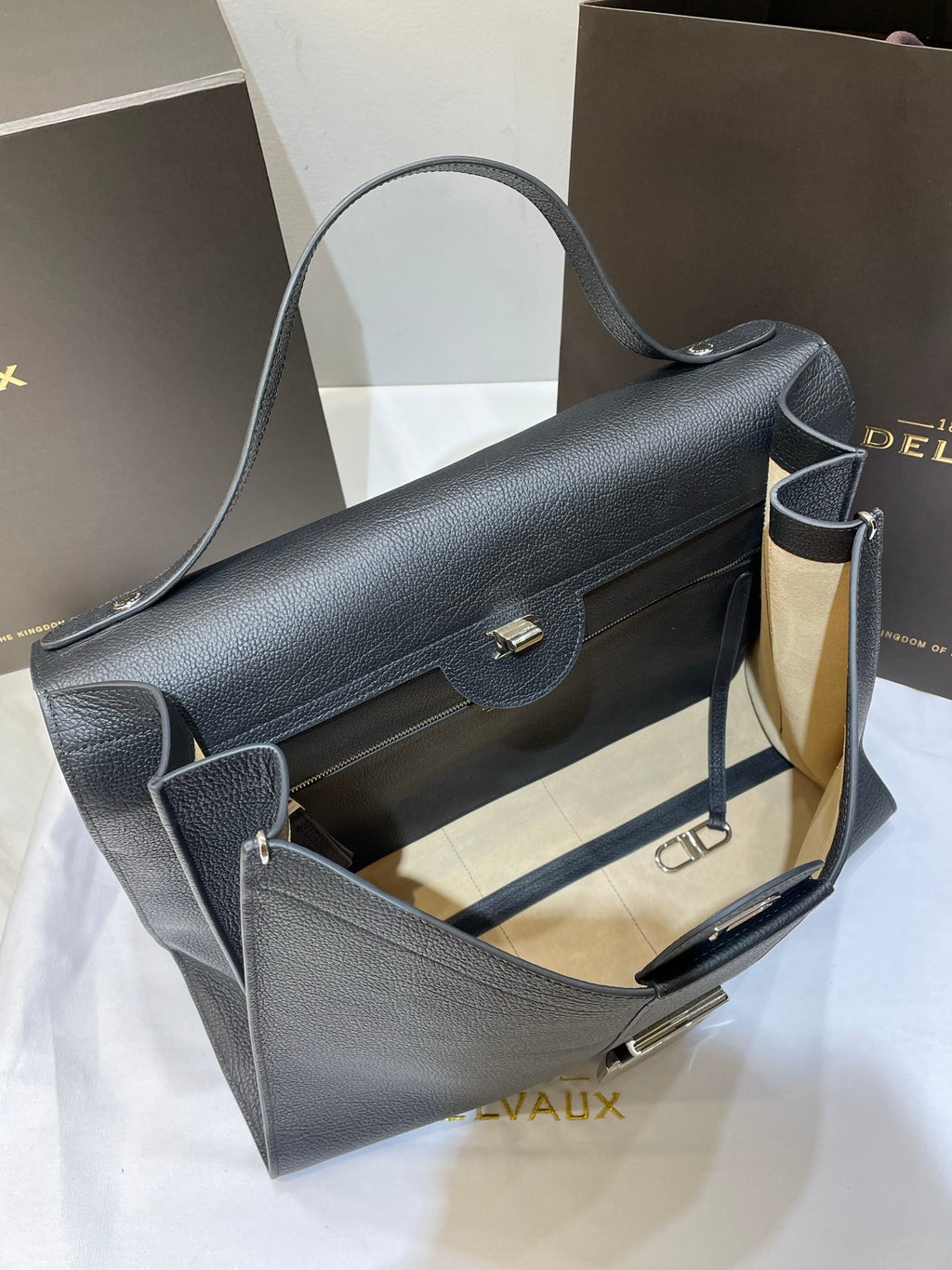 Delvaux Brillant Tempo Large (GM) Black