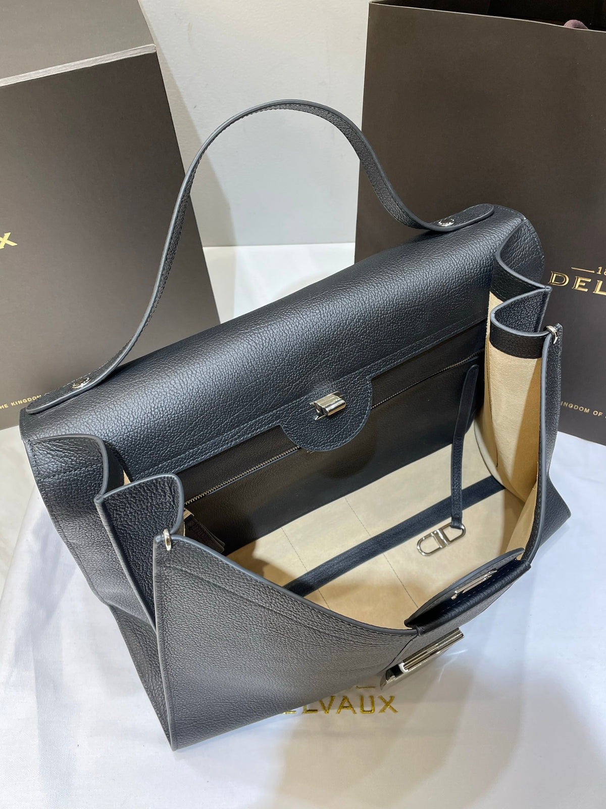 Delvaux Brillant Tempo Large (GM) Black