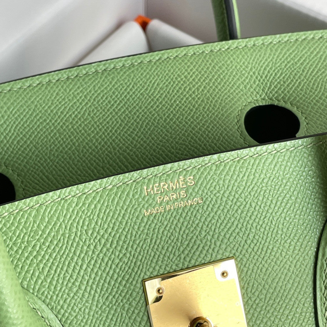 Hermès Vert Criquet Birkin 30 cm Epsom Leather Gold Hardware