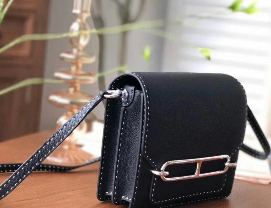 Hermes Black Evercolor UN POINT SUR DEUX  Mini Roulis Bag