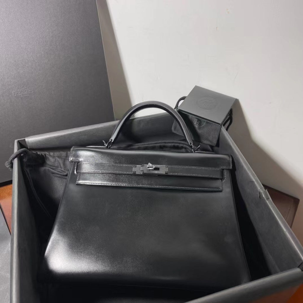 Hermès SO Black Box Retourne Kelly 32cm Black Hardware