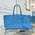 Bottega Veneta MEDIUM TOTE IN MAXI INTRECCIO Blue