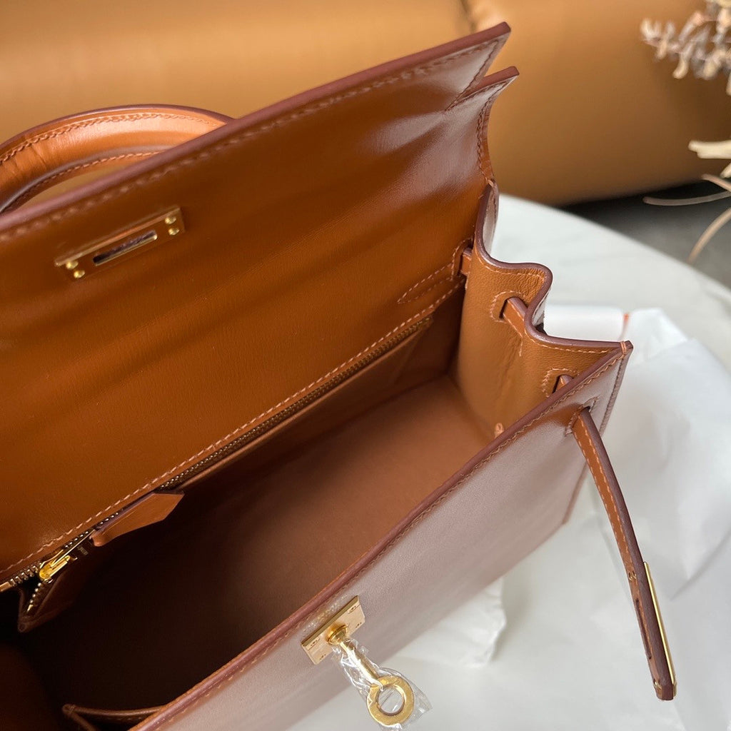 Hermès Gold Kelly 25 Box Leather Gold Hardware