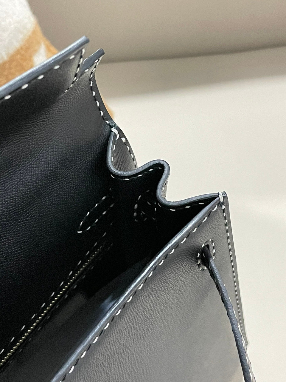 HERMES LIMITED EDITION KELLY 25 MISS YOU SELLIER UN POINT SUR DEUX NOIR BLACK MONSIEUR GOLD HARDWARE