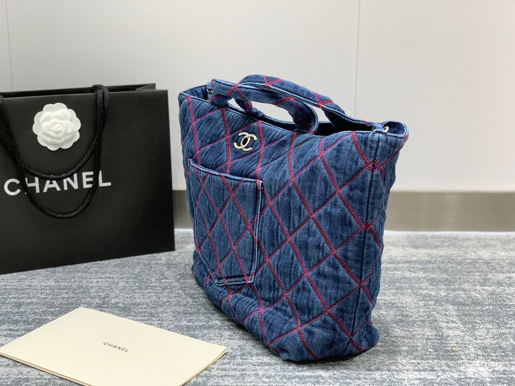 [Priority Access] Chanel CoCo Beach Denim Hobo Bag 2022
