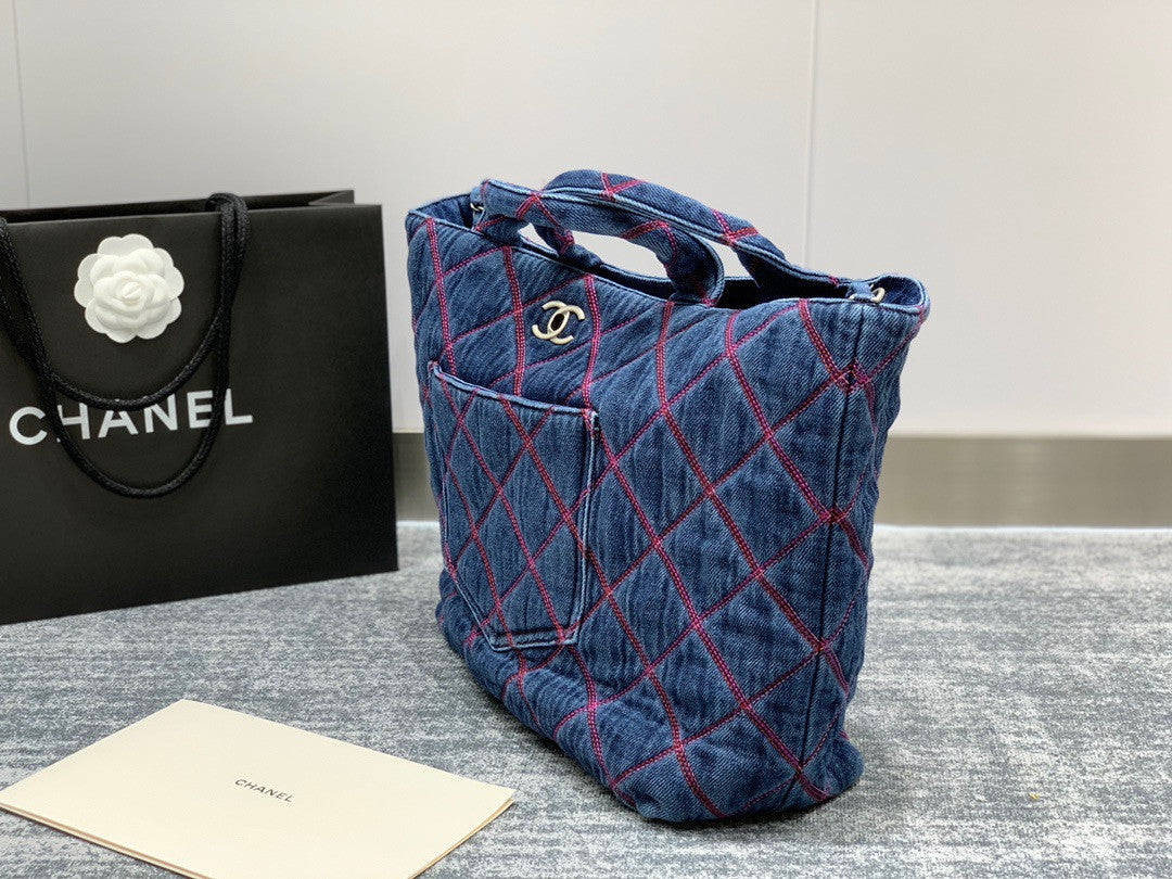 [Priority Access] Chanel CoCo Beach Denim Hobo Bag 2022