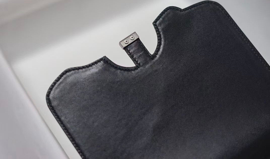 Hermès Limited Edition 2002 20cm Black Enamel Hardware