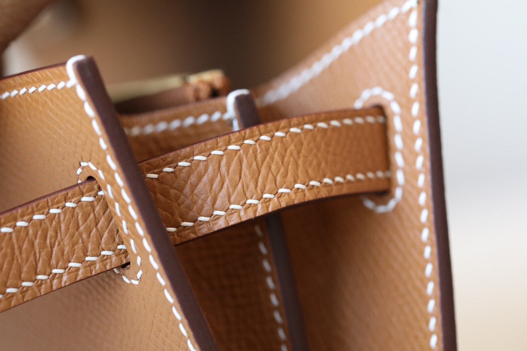 Hermes Kelly Wallet to Go Gold EPSOM GHW