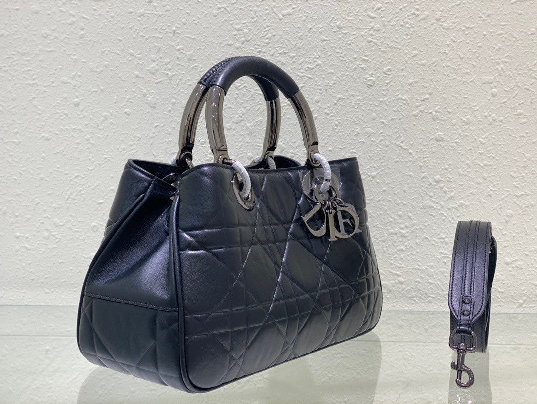 [Priority Release] Christian Dior The lady Dior 95.22 Bag Large Black