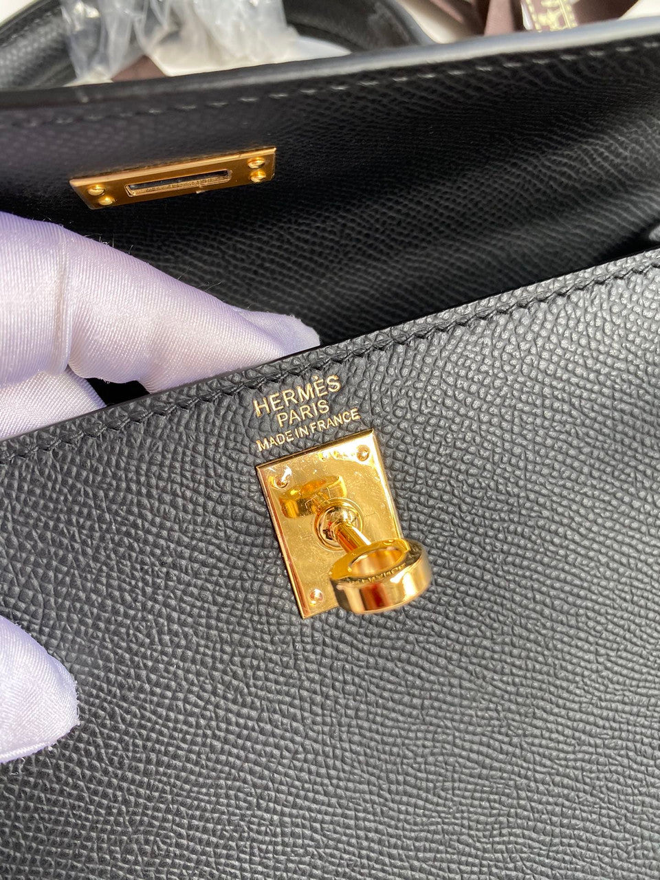 HERMES KELLY 28 SELLIER BLACK  EPSOM GOLD HARDWARE