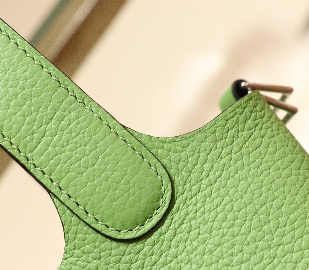 Hermes Vert Criquet Picotin Lock MM Togo Leather Bag