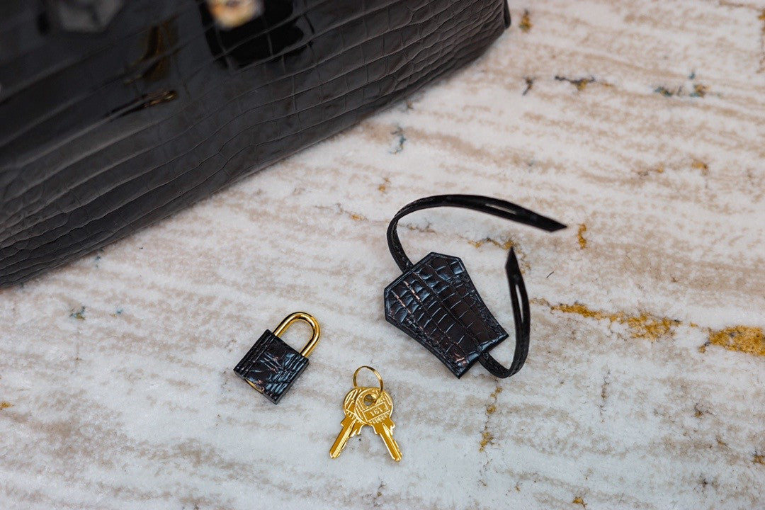 Hermes Birkin 25cm Black Shinny Alligator with Gold hardware