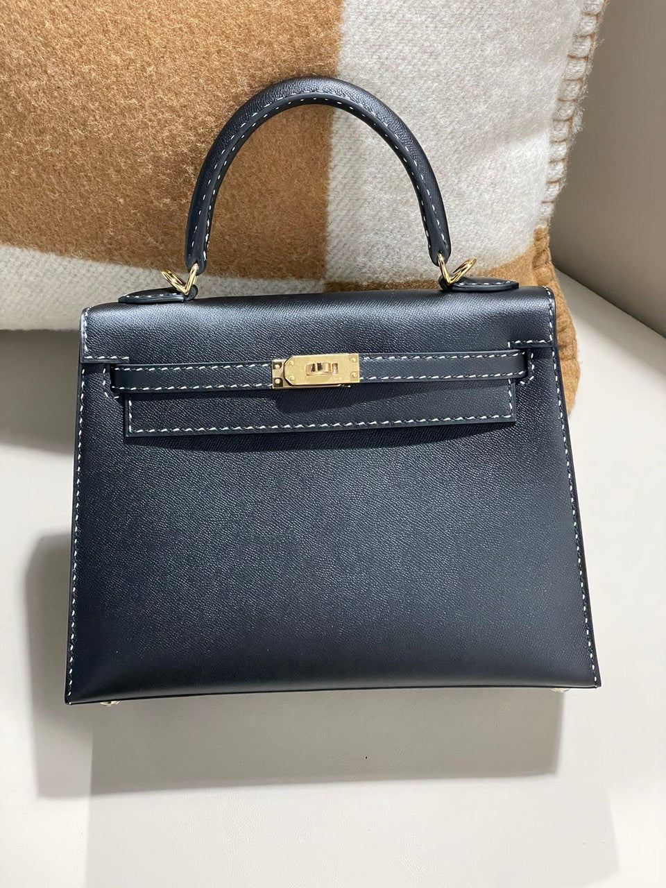 HERMES LIMITED EDITION KELLY 25 MISS YOU SELLIER UN POINT SUR DEUX NOIR BLACK MONSIEUR GOLD HARDWARE