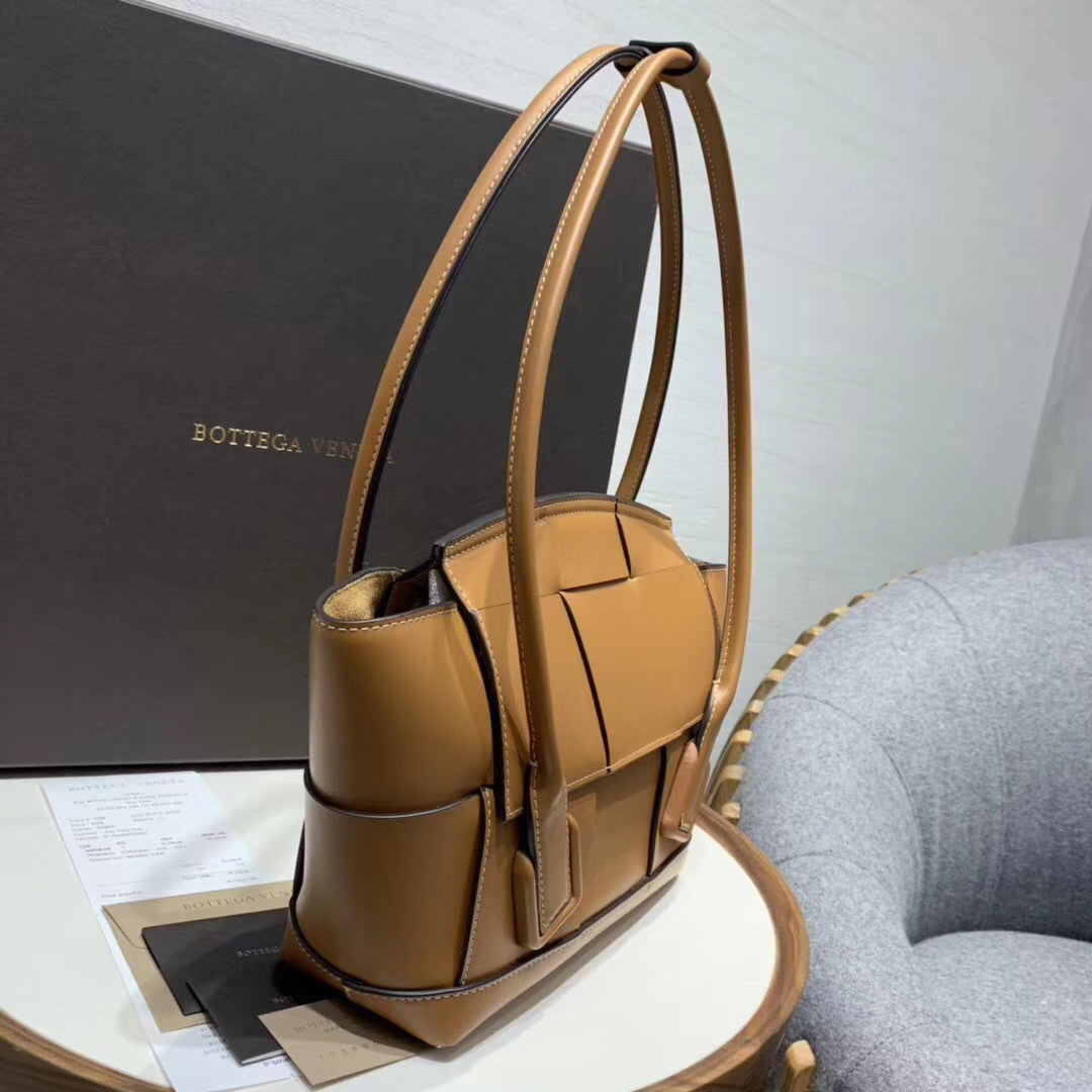 Bottega Veneta ARCO 33 BAG IN FRENCH CALFSKIN Wood