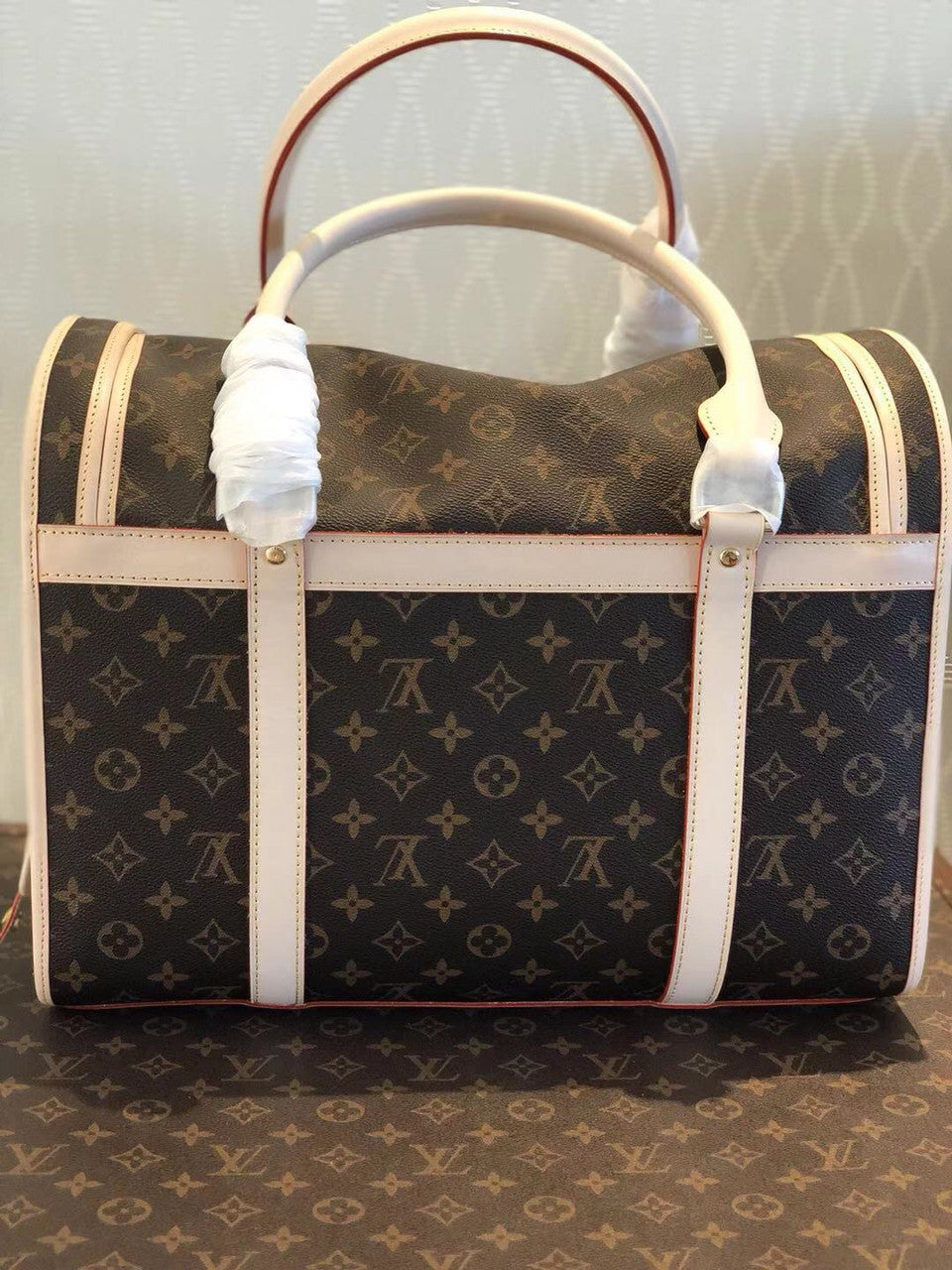 Louis Vuitton M42024 DOG CARRIER 40