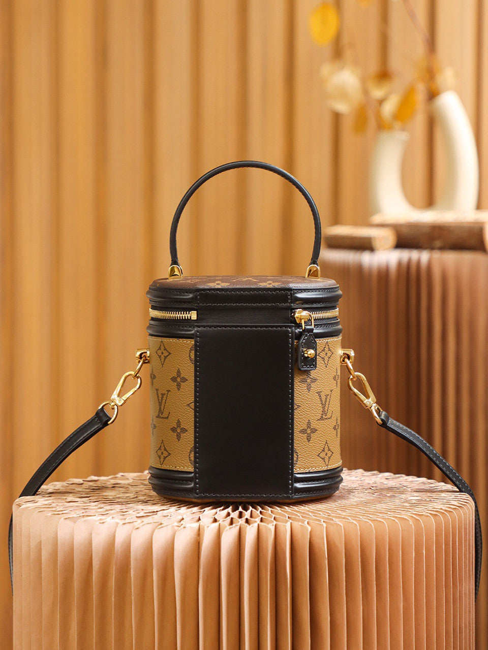 Louis Vuitton M43986 Cannes bag