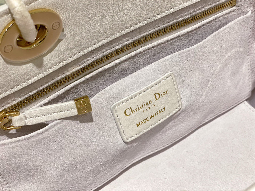 [Priority Release] Christian Dior The lady Dior 95.22 Bag Large White