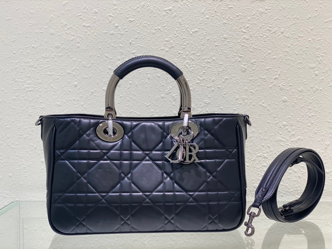 [Priority Release] Christian Dior The lady Dior 95.22 Bag Large Black