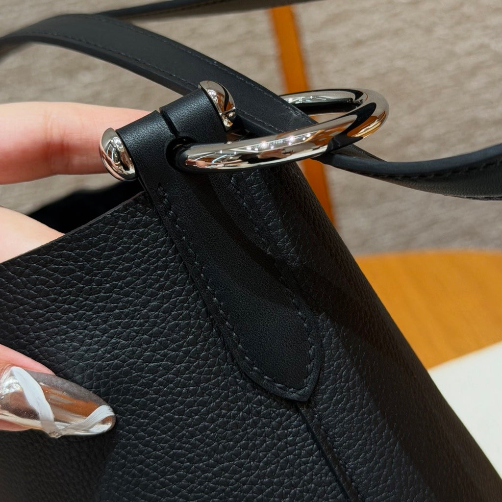 Hermès Double Longe Bucket Bag Black