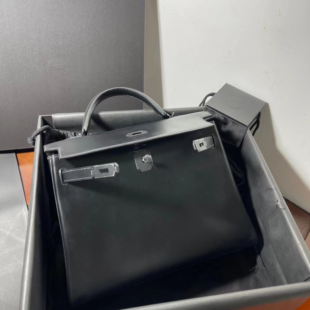 Hermès SO Black Box Retourne Kelly 32cm Black Hardware
