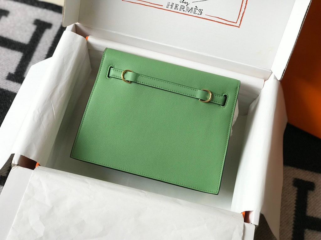 Hermes 3I Vert Criquet  Kelly Danse Bag Evercolour Leather Gold Hardware