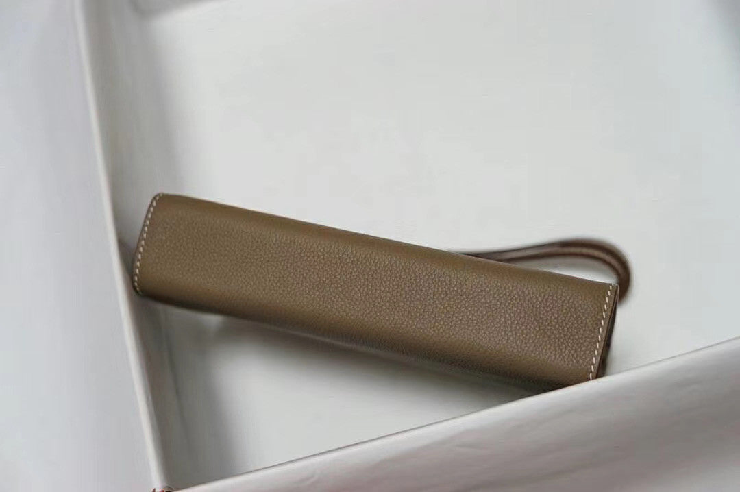 Hermes Clic-H 21 bag Etoupe Evercolor calfskin  with Palladium hardwares