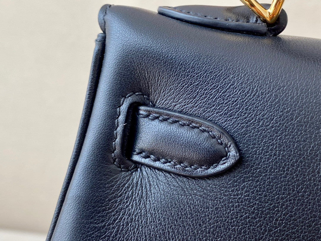 Hermes Black Kelly 25 cm Swift Gold Hardware.