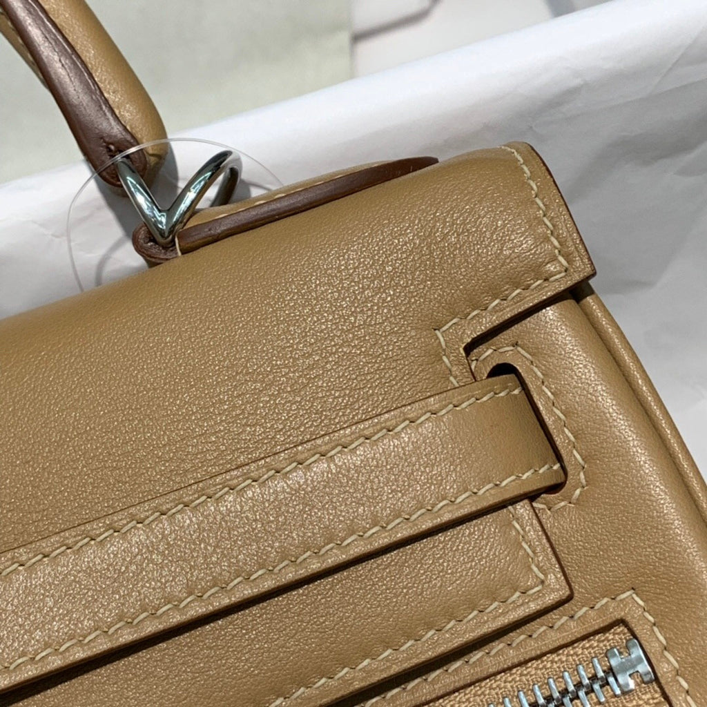 Hermes Special Order Kelly Lakis 32 Abricot with Palladium Hardware