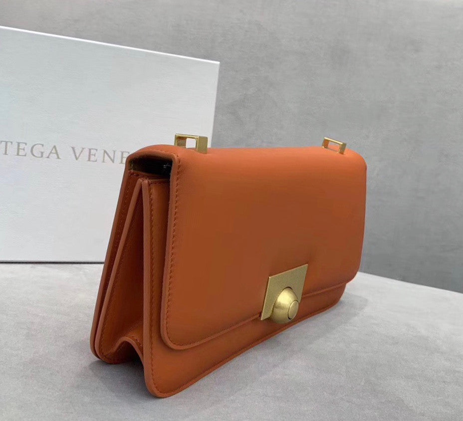 Bottega Veneta BV CLASSIC BAG IN FRENCH CALFSKIN Burned Orange
