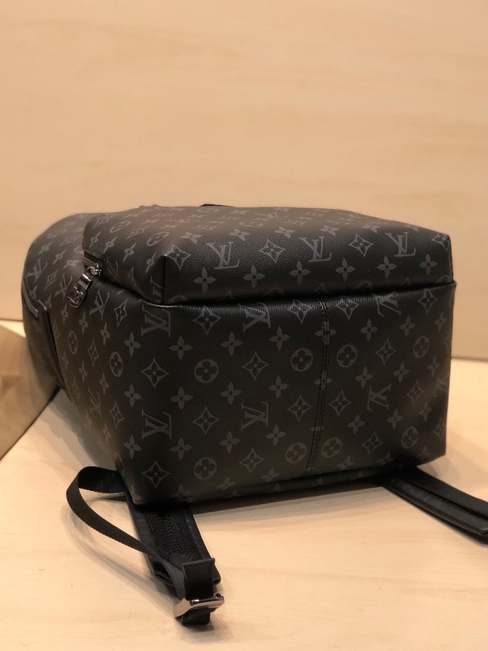Louis Vuitton M43186  DISCOVERY BACKPACK PM
