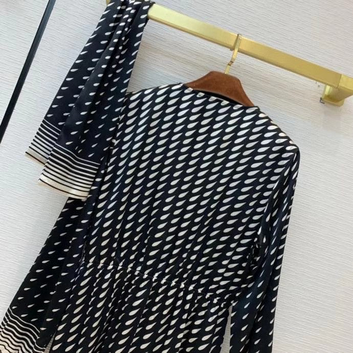 Gucci Print silk dress with scarf