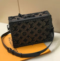 Louis Vuitton M20233  CLUTCH BOX