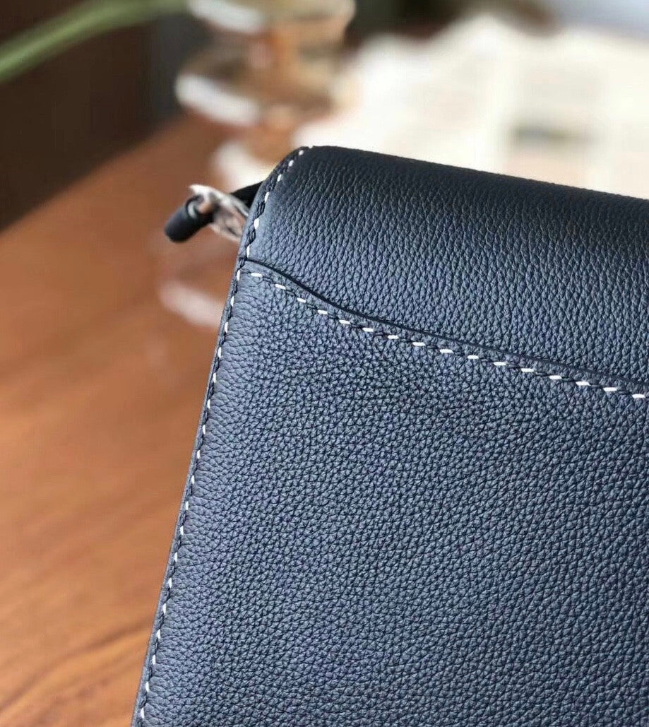 Hermes Black Evercolor UN POINT SUR DEUX  Mini Roulis Bag