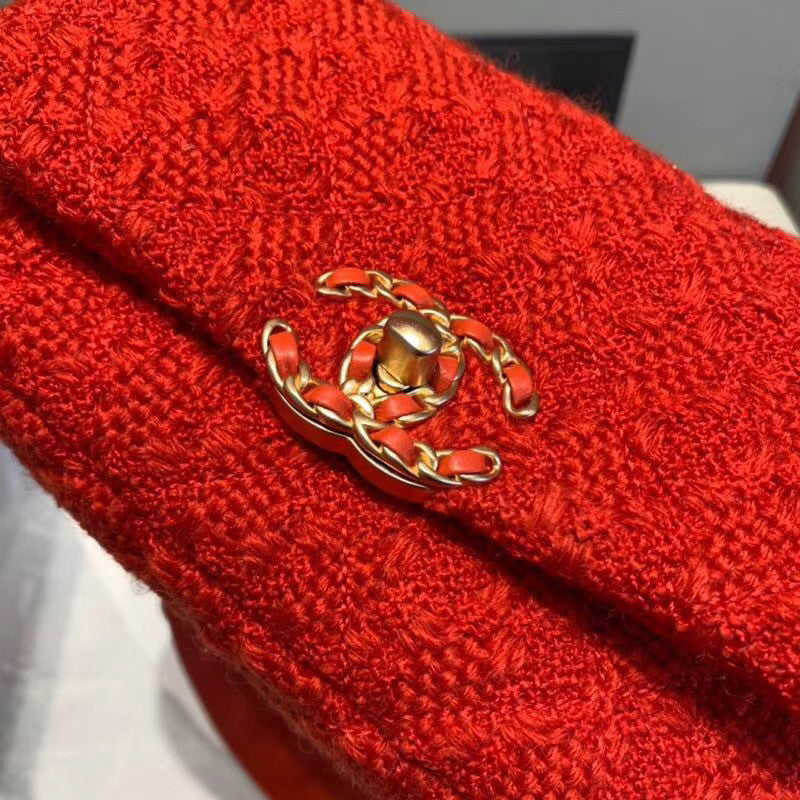 CHANEL 19 Waist Bag Red