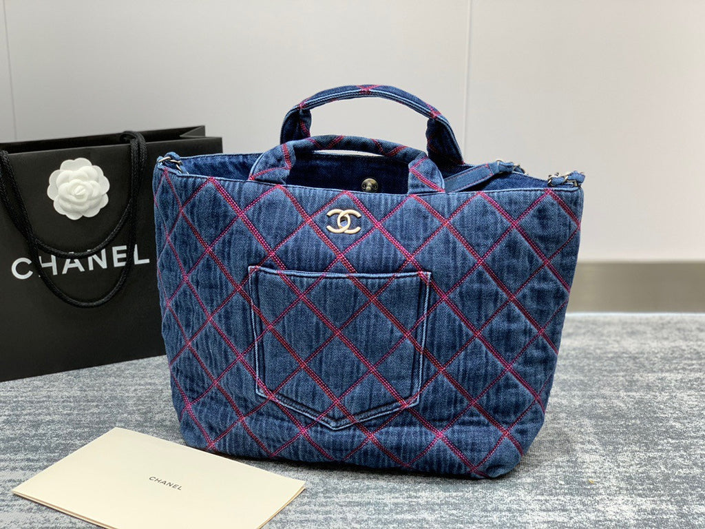 [Priority Access] Chanel CoCo Beach Denim Hobo Bag 2022