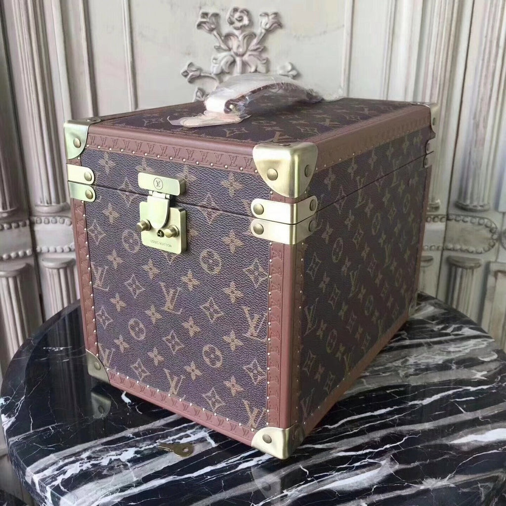 Louis Vuitton BEAUTY CASE M21828