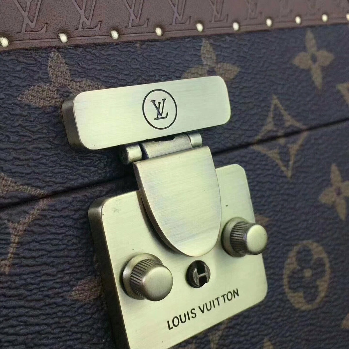 Louis Vuitton BEAUTY CASE M21828