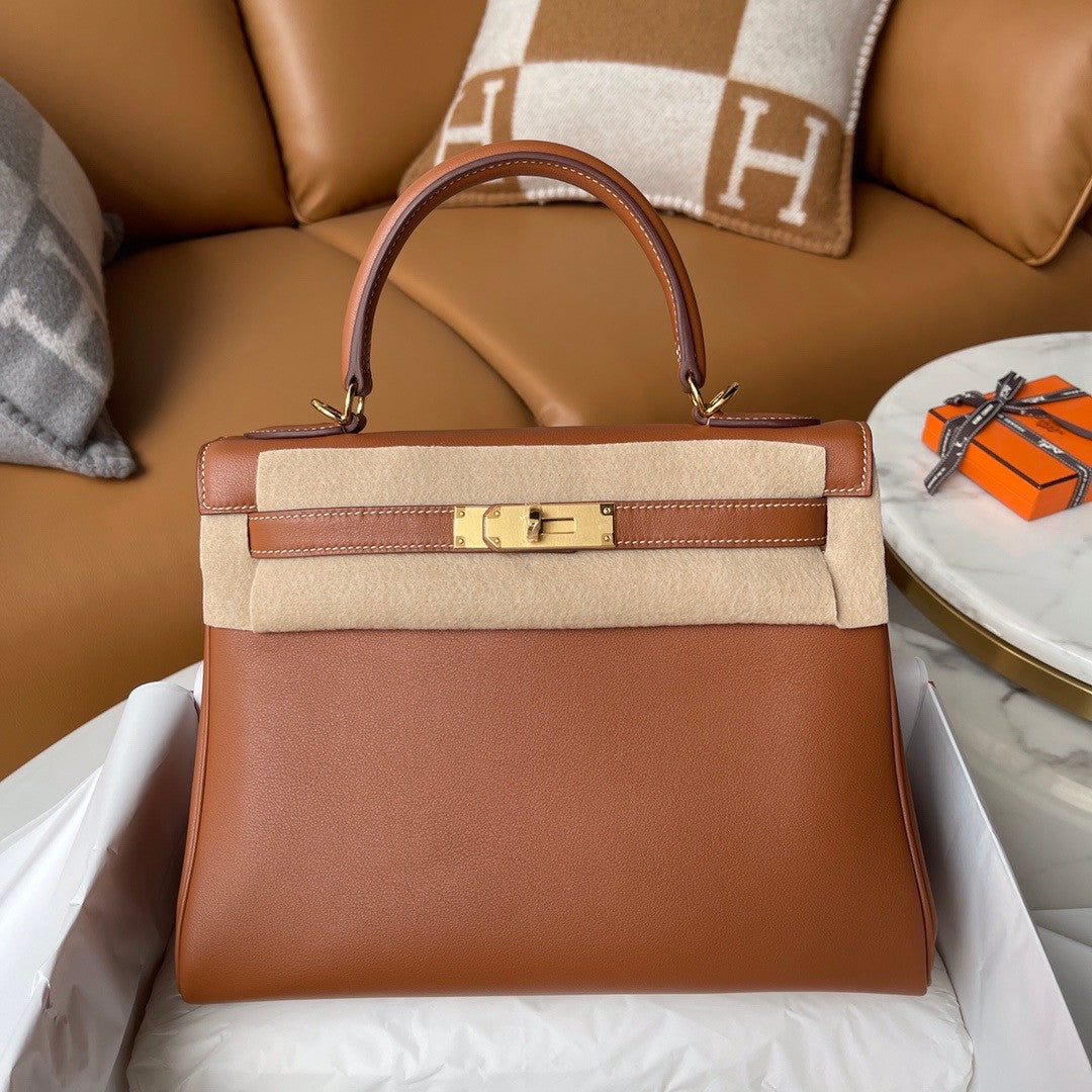 Hermès Gold Kelly 28 Swift Leather  Gold Hardware