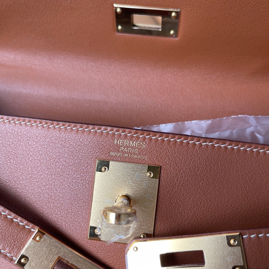 Hermès Gold Kelly 28 Swift Leather  Gold Hardware