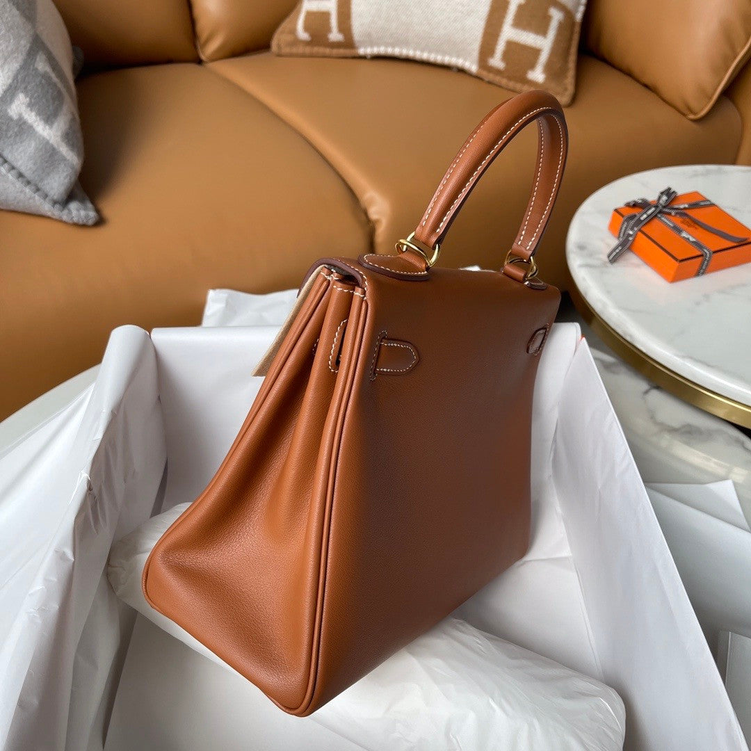 Hermès Gold Kelly 28 Swift Leather  Gold Hardware