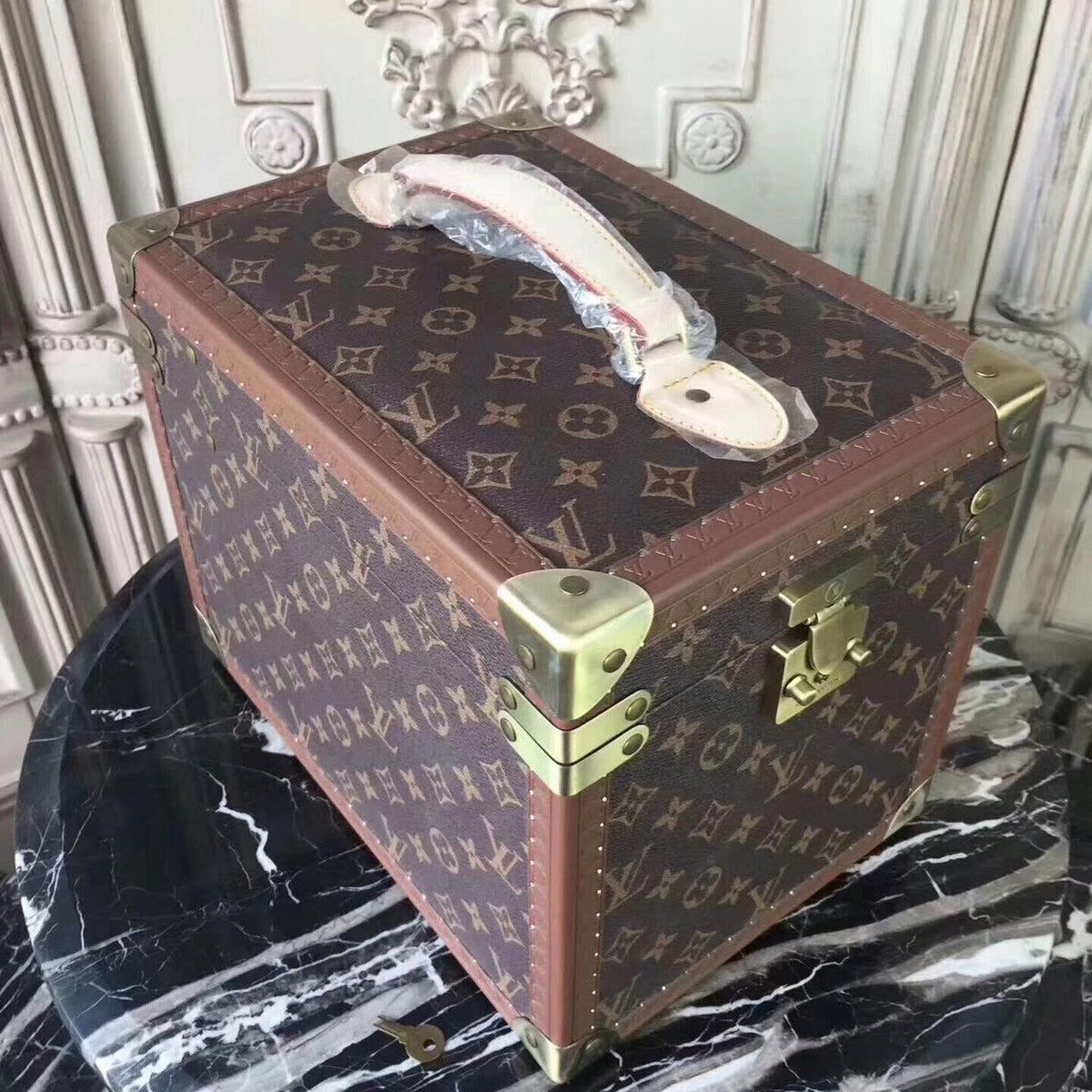 Louis Vuitton BEAUTY CASE M21828