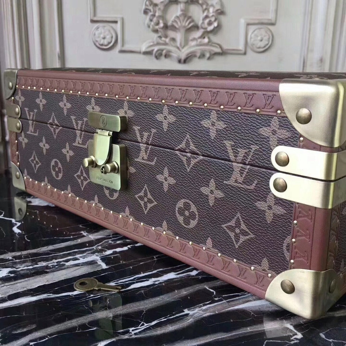 Louis Vuitton 8 WATCH CASE M47641