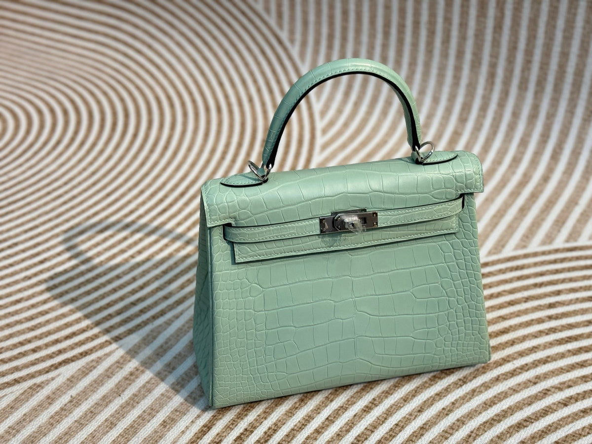 Hermes Mint Alligator KELLY 25 WITH GOLDHARDWARE